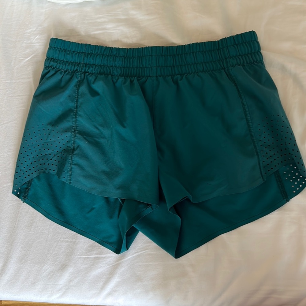 Athleta 3” Hustle Shorts